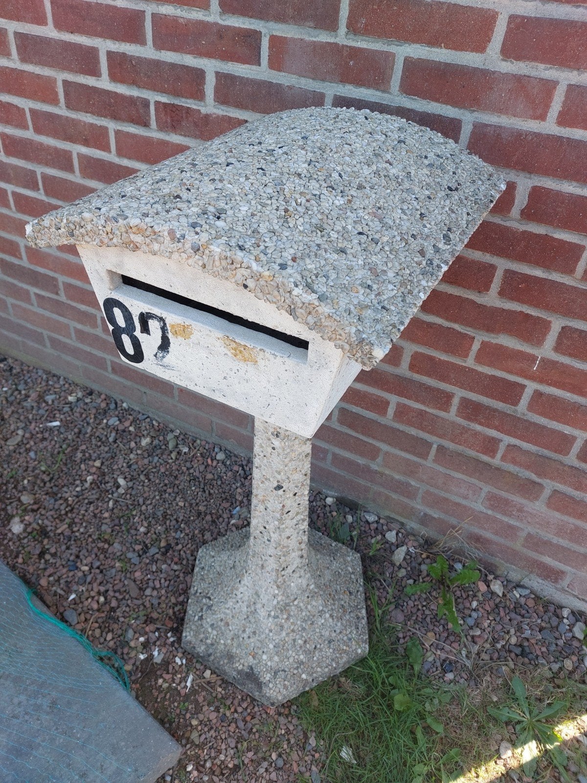 Betonnen brievenbus op voet - geen slot, Tuin en Terras, Ophalen