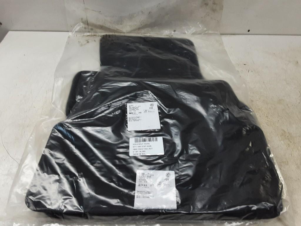 JEU DE TAPIS Volkswagen Golf VII (AUA) (5G1863011), Volkswagen, Mevr. I. Hauben, Utilisé, Rue de l'Espoir 34 34
4030  GRIVEGNÉE, BE