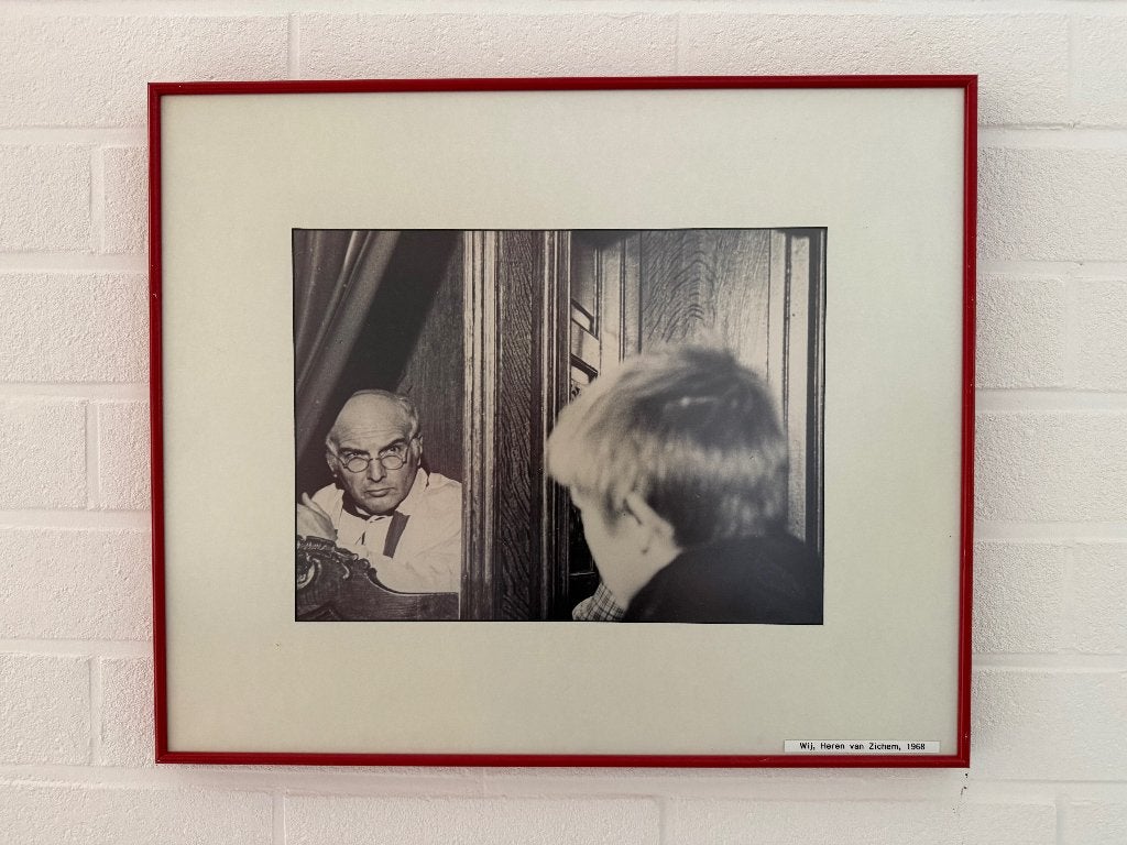 14 ingelijste foto’s uit het BRT/VRT-televisiearchief, Verzamelen, Ophalen, 1960 tot 1980, Gebruikt, Foto