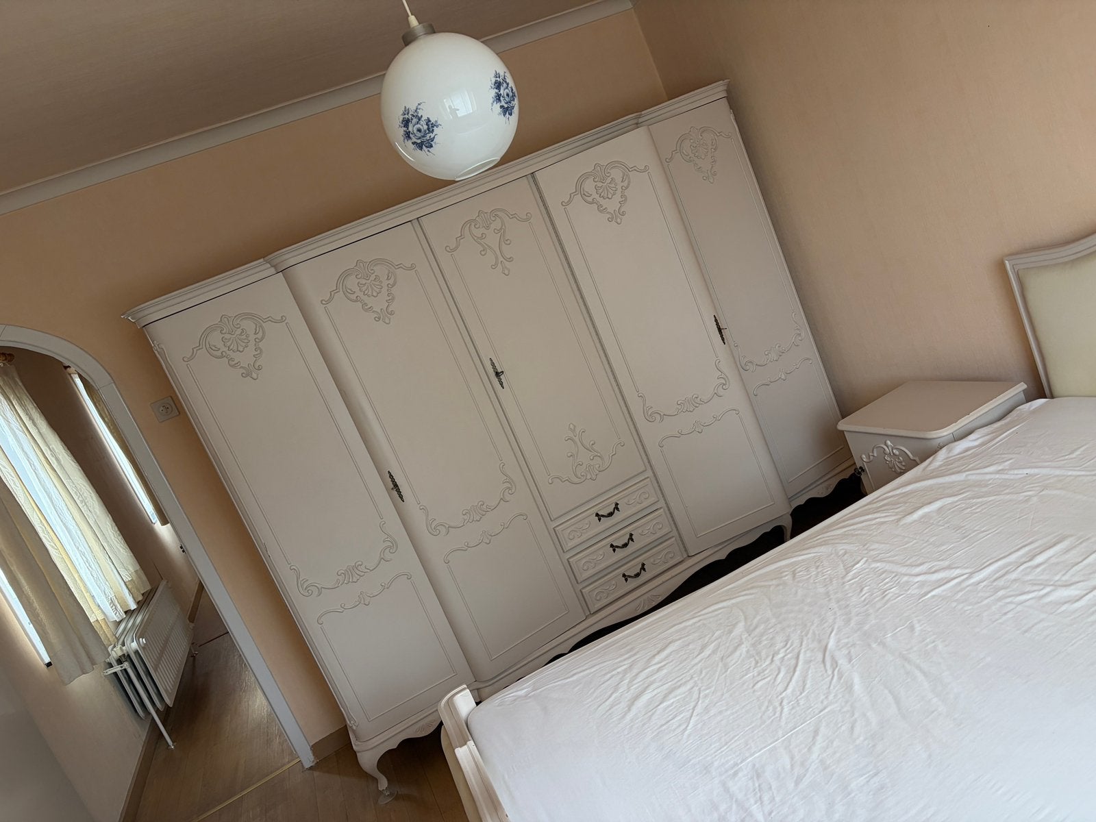 Complete klassieke slaapkamer – €130, Ophalen, Zo goed als nieuw, Wit