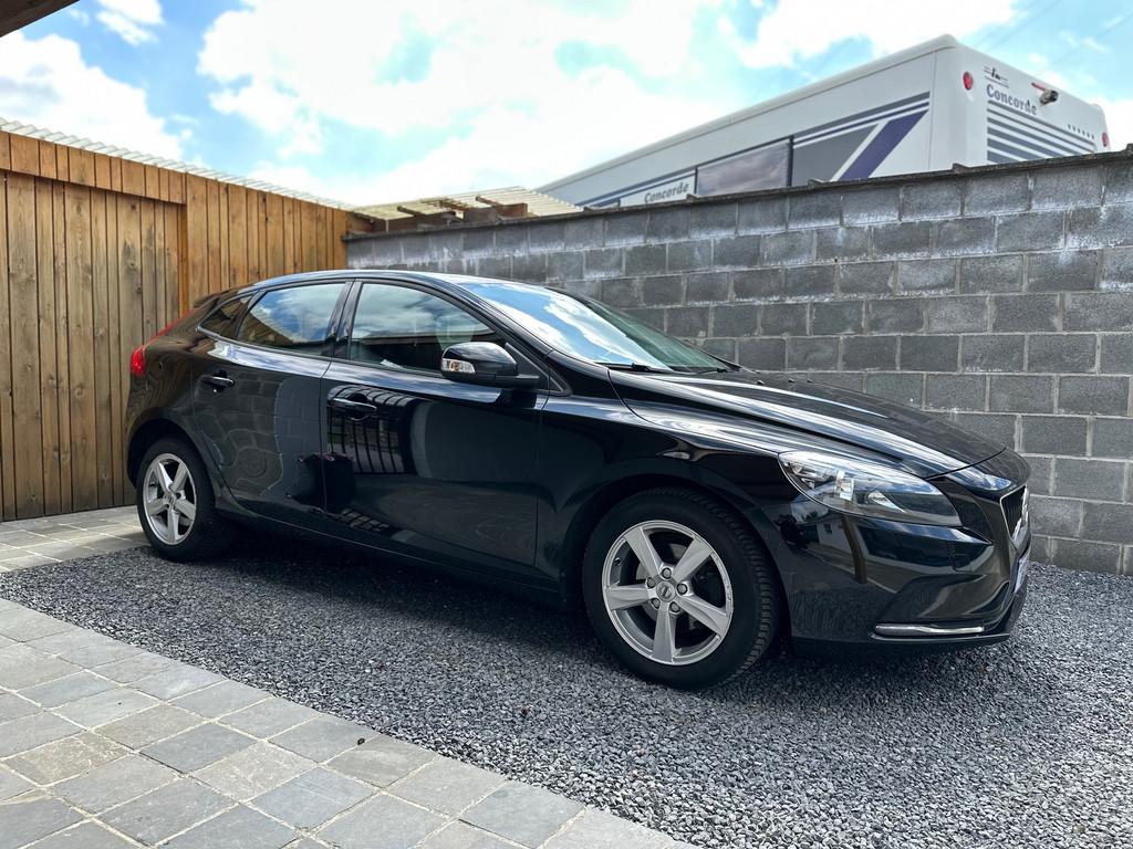 Volvo V40 2.0 D2 Eco Kinetic Led Navi BT Pdc Euro6b, Auto's, Voorwielaandrijving, Stof, Gebruikt, 4 cilinders