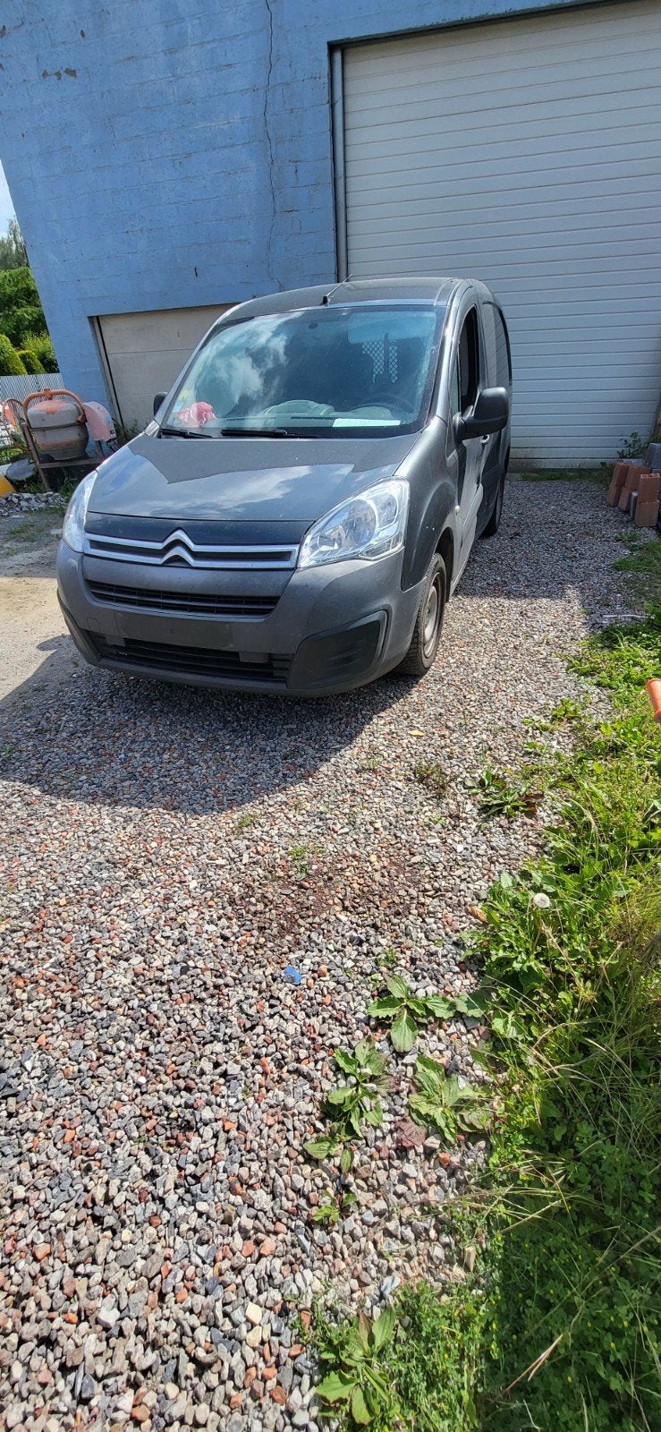 ️ VENTE UNIQUEMENT POUR EXPORTATION –, Autos, Particulier, Achat, Caméra, Berlingo
