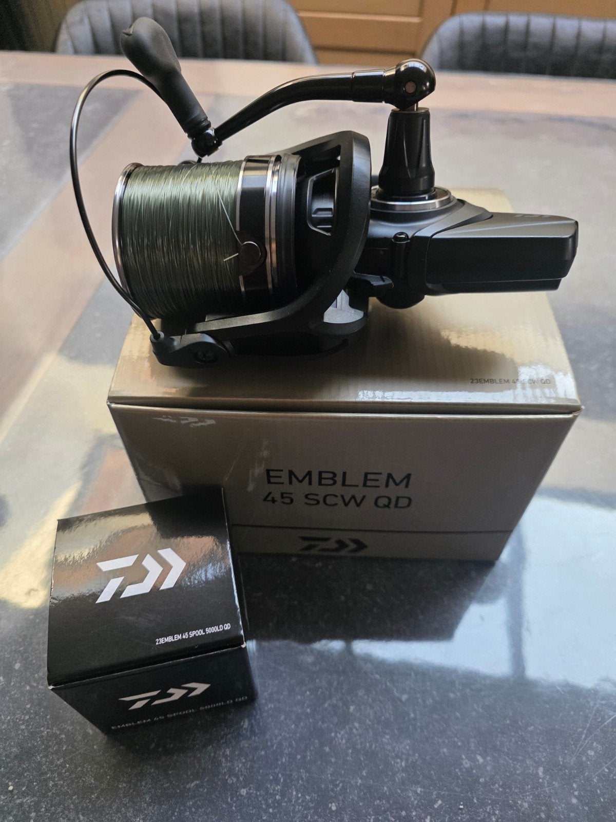 nieuwe daiwa emblem molen aangekocht 19/6/2026 met FACTUUR, Watersport en Boten, Ophalen, Nieuw, Molen