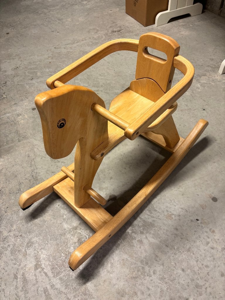 Houten schommelpaard, Ophalen, Gebruikt