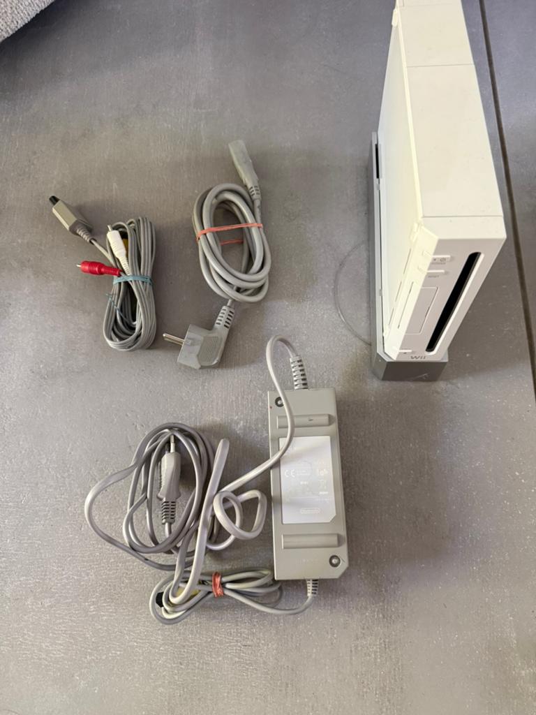 Nintendo Wii + Wii Fit pakket – incl. accessoires en spellen, Consoles de jeu & Jeux vidéo, Consoles de jeu | Nintendo Wii, Utilisé