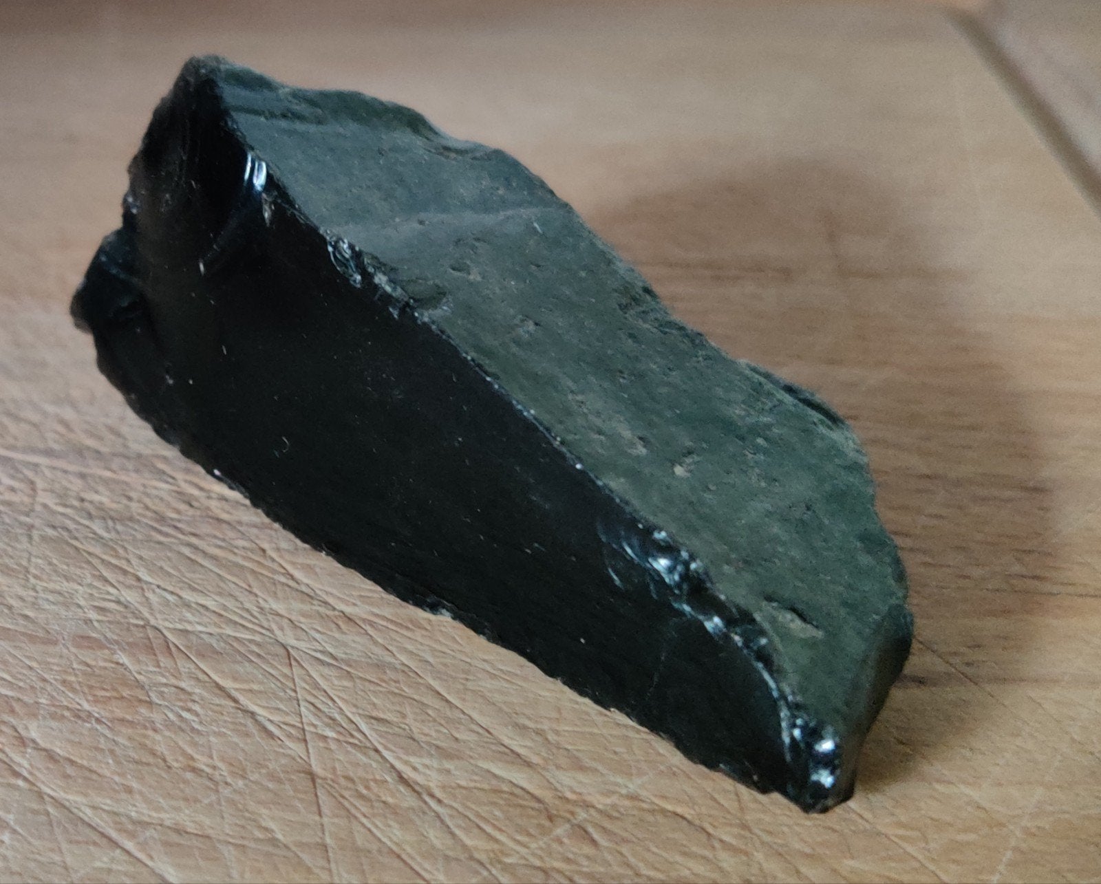 Black Obsidian Crystal 110 gr 8,7 cm lengte, Ophalen