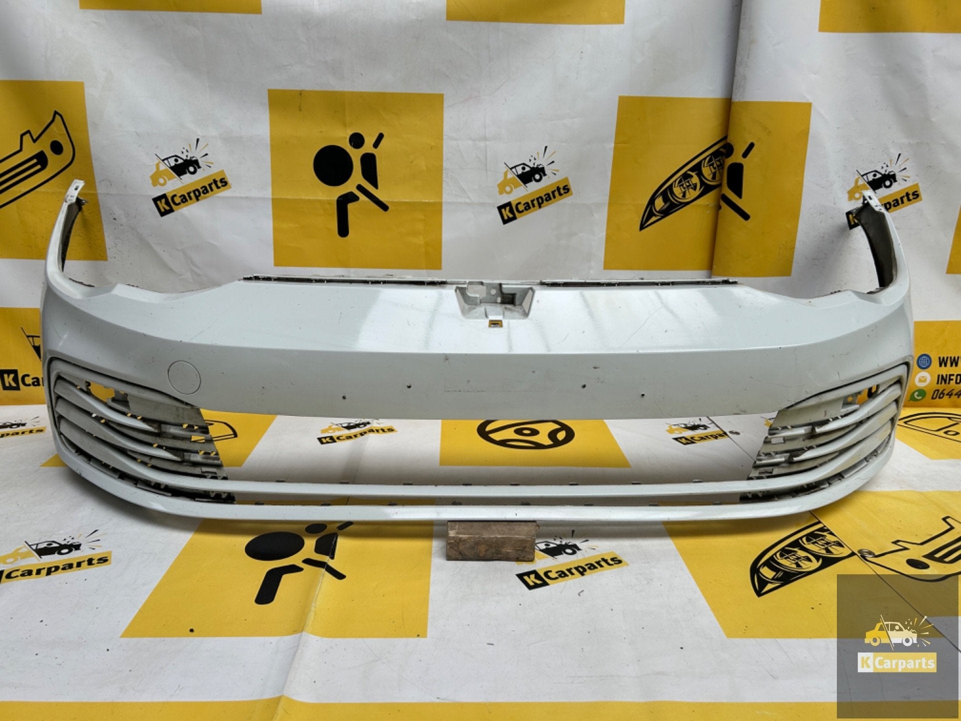 Bumper Volkswagen Golf 8 origineel voorbumper 5H0807221H, Info@fabrikant.eu, Bumper, Fabrikant BV, Gebruikt