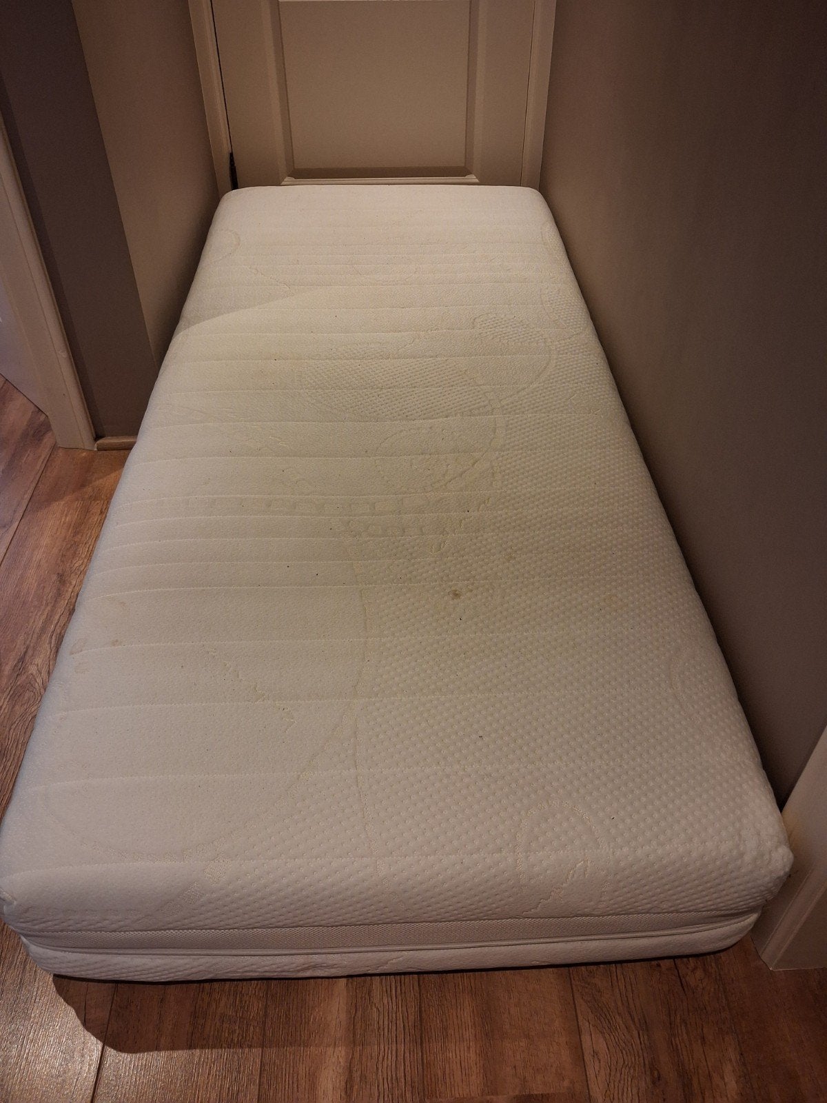2 Matrassen voor 100 euro, Ophalen, Gebruikt, 90 cm, Eenpersoons