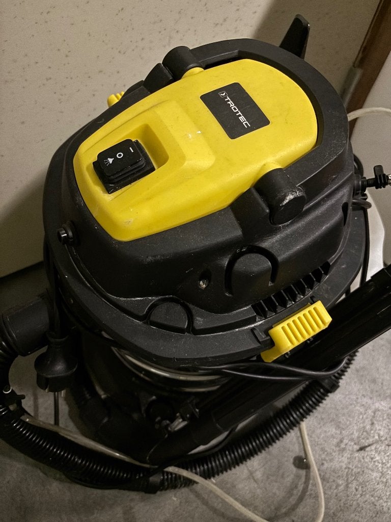 Aspirateur shampouineuse, Enlèvement, Utilisé