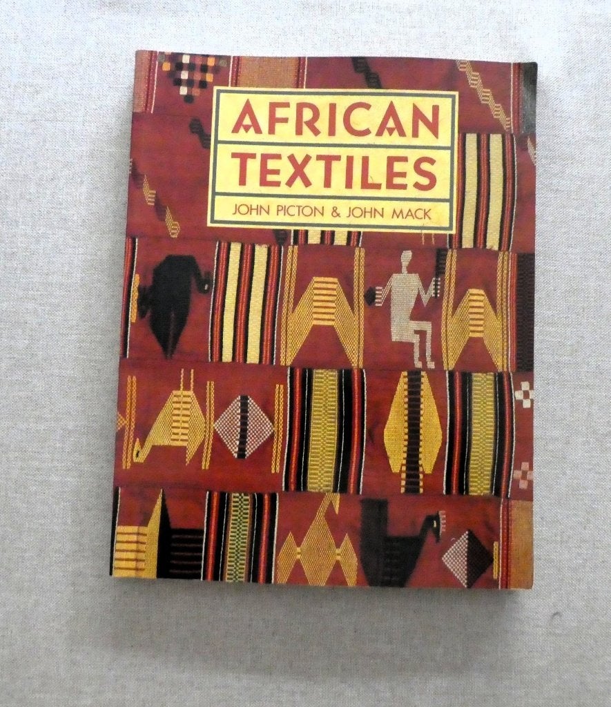African textiles - John Picton - Afrikaans textiel, Boeken, Ophalen of Verzenden