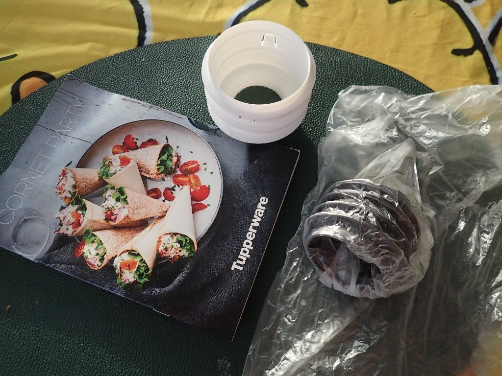 tupperware cornet party + boekje, nieuw, Ophalen of Verzenden, Nieuw, Bak of Kom
