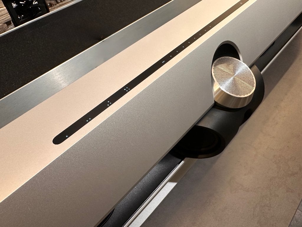 Bang & Olufsen Beosound Natural Dolby Atmos soundbar - B&O, Info@bang-olufsen.dk, Comme neuf, Enlèvement, Bluetooth