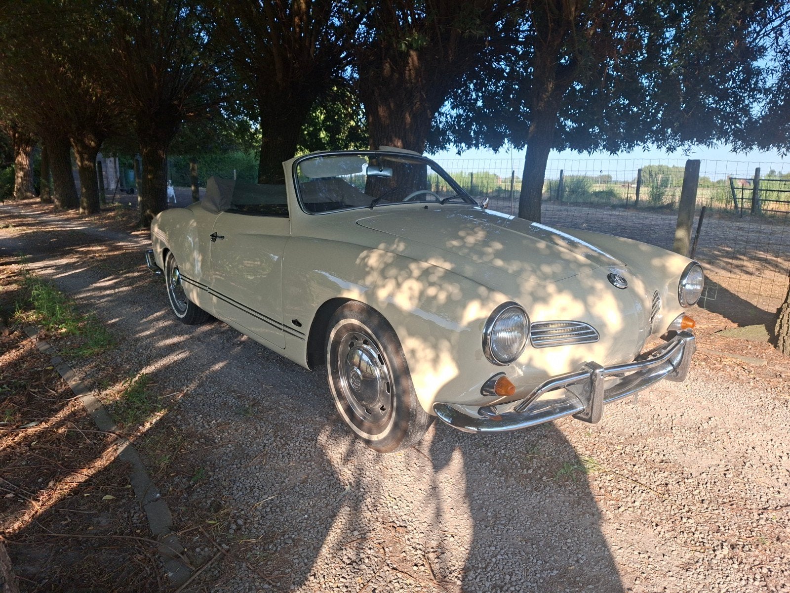 volkswagen karmann ghia cabrio, Auto's, Beige, Volkswagen, Beige, Bedrijf