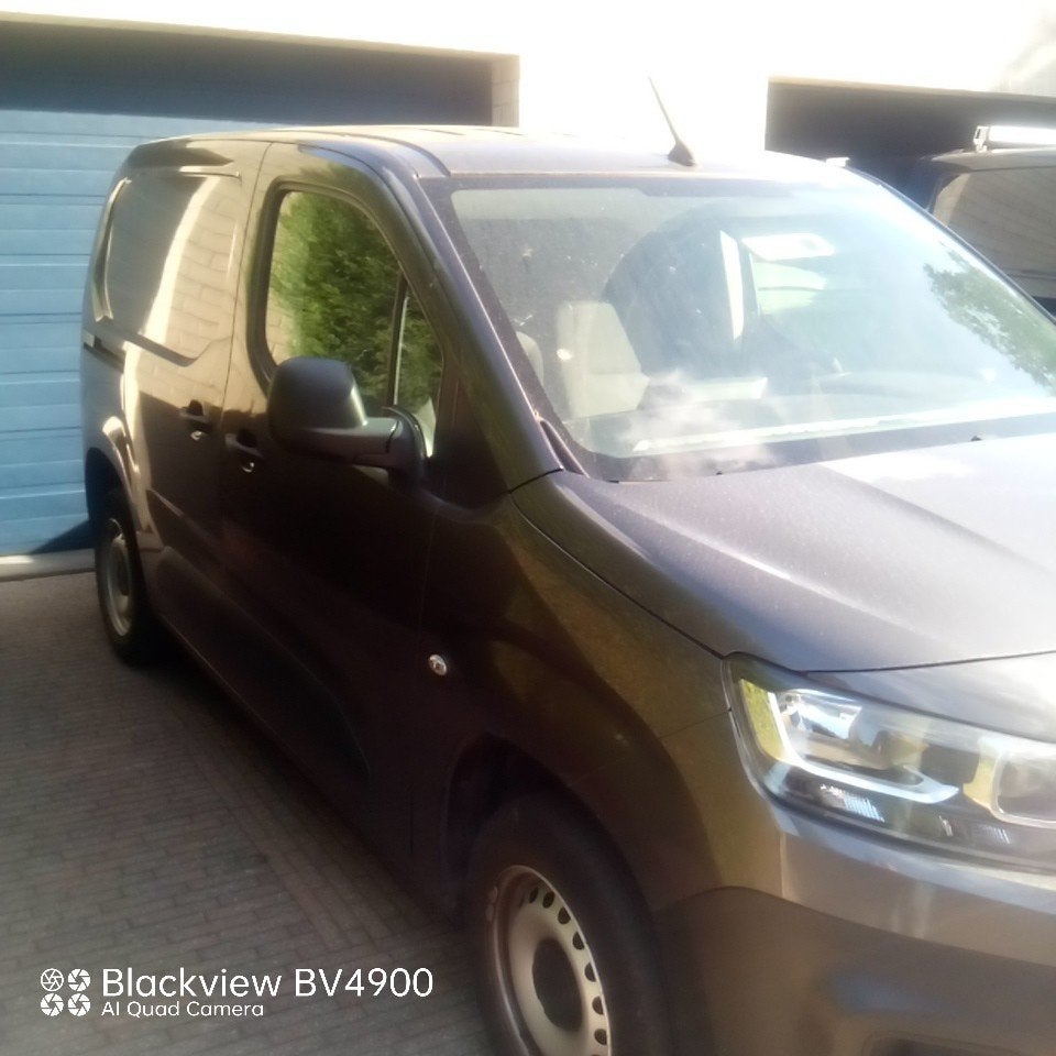 bestelwagen, Voorwielaandrijving, 4 deurs, Stof, 4 cilinders
