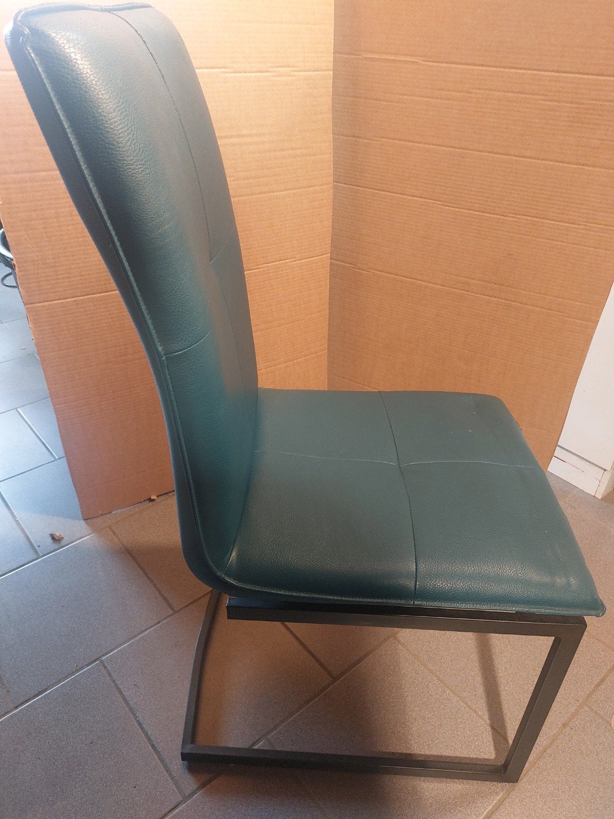 4 stoelen gratis, Ophalen, Kunststof, Gebruikt, Overige kleuren