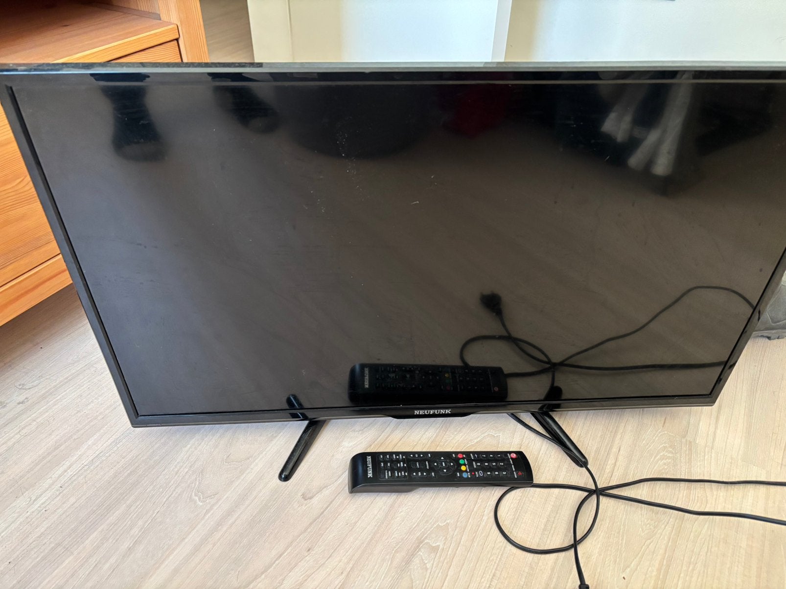 Neufunk televisie 32inch schermdiagonaal 81cm, TV, Hi-fi & Vidéo, Enlèvement, Comme neuf
