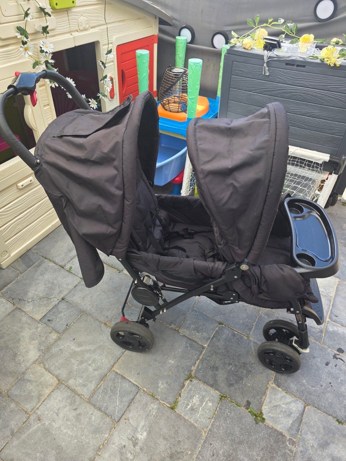 Poussette double BabyOne pour jumeaux ou âges rapprochés.