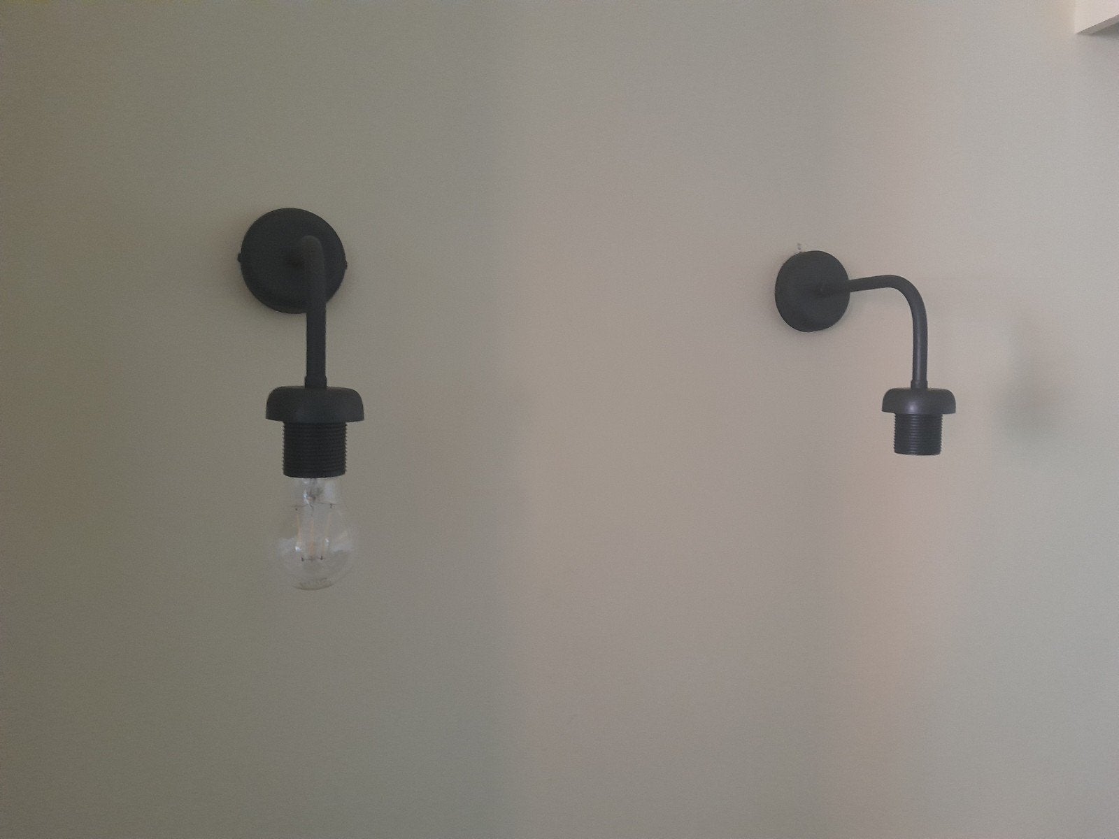 2 wandverlichting, Enlèvement
