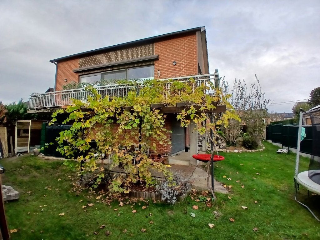 À louer à Vedrin (Namur) - Spacieuse villa 4 façades, Immo, 180 m², Namur (ville), En direct du propriétaire, Namur