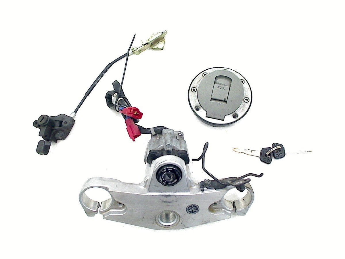 ENSEMBLE DE VERROU ET CYLINDRE DE PORTES Yamaha, Yamaha Motor Europe N.V., Utilisé, Customersupport@yamaha-motor.co.uk, Koolhovenlaan 101
1119 NC  Schiphol-Rijk, NL