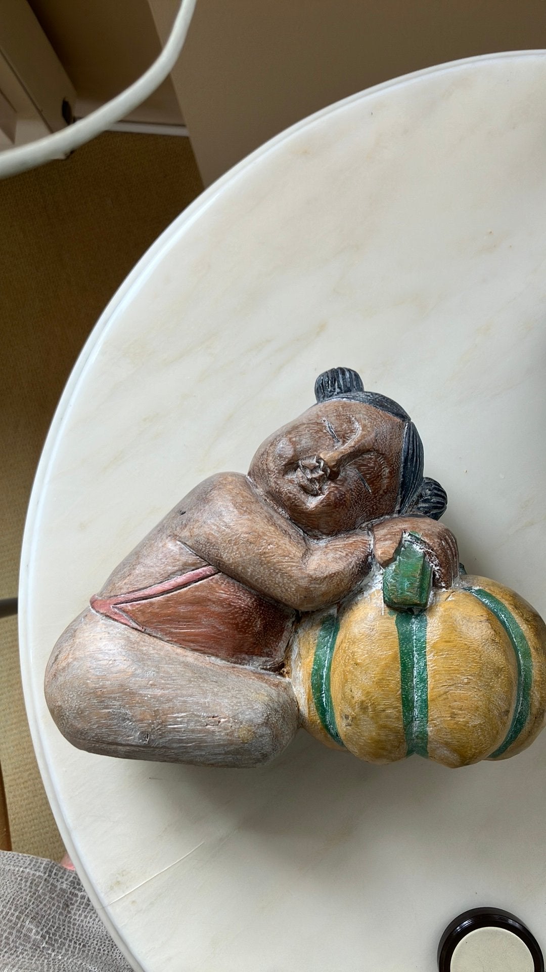 Thailand slapend kind op meloen - hout - 19 x 25 cm, Ophalen of Verzenden