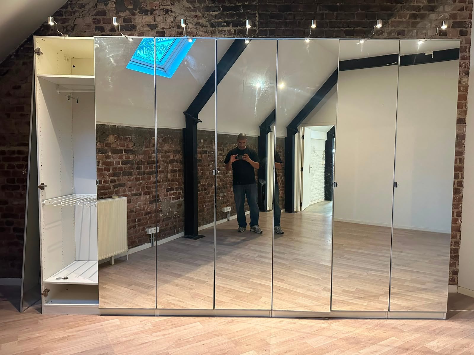 Dressing Miroir, Enlèvement
