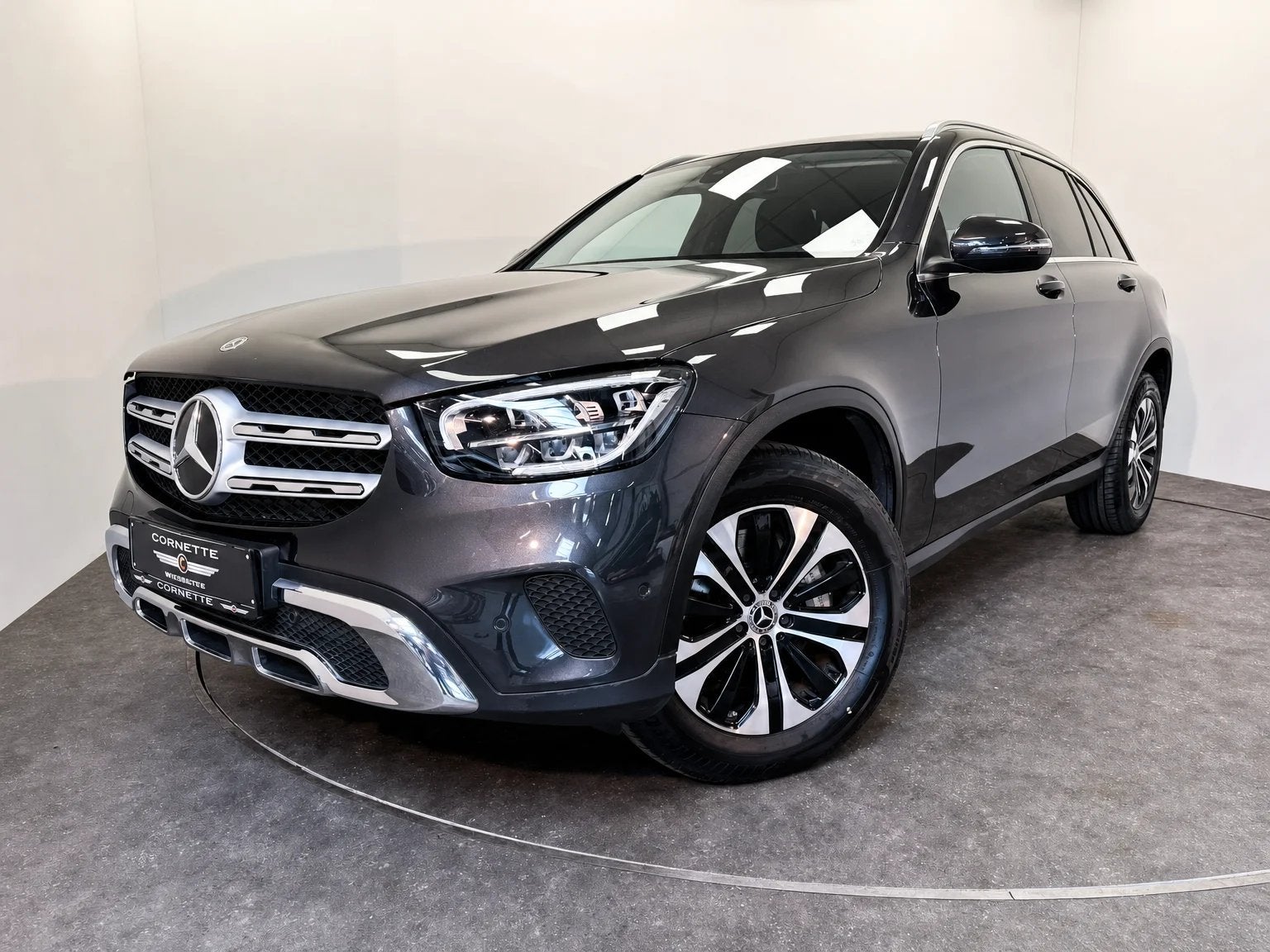 Mercedes-Benz GLC 300 2.0 GLC 300 E PHEV 4MATIC 4WD AUTO, Auto's, Mercedes-Benz, Automaat, Zwart, Hybride Elektrisch/Benzine, https://public.car-pass.be/vhr/60946590-4f30-4d96-b17e-3826473d002e
