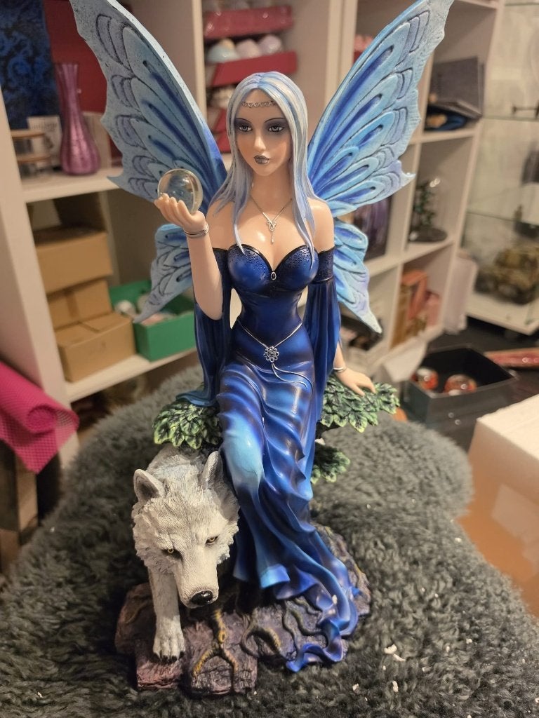 Nemesis Now figuur blauwe fee met witte wolf, 49 cm, Ophalen of Verzenden, Nieuw, Fantasy