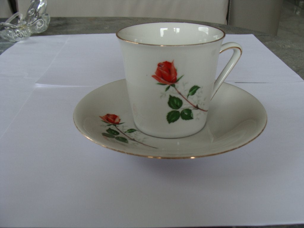 2 tasses et sous-tasses fine porcelaine, poinçonnée Bavaria, Enlèvement