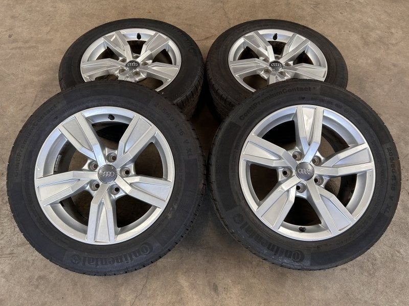 16 inch originele velgen + zomerbanden Audi A4 B9 8W0601025A, Auto-onderdelen, Gebruikt, -, Banden en Velgen, -