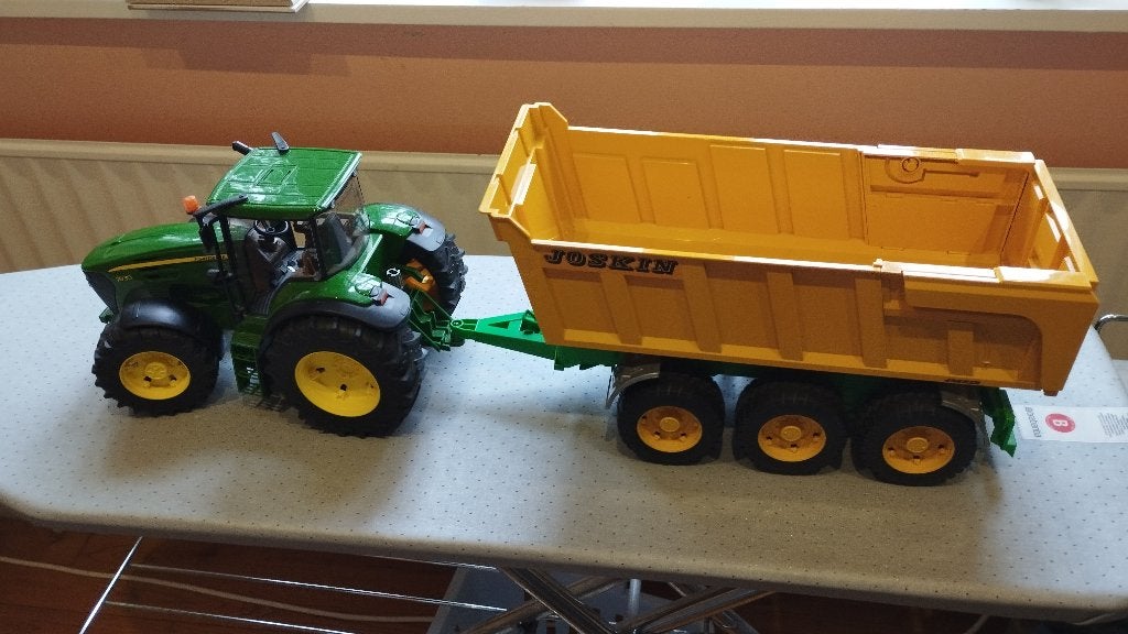 Très beau tracteur avec sa remorque, Enlèvement, Comme neuf