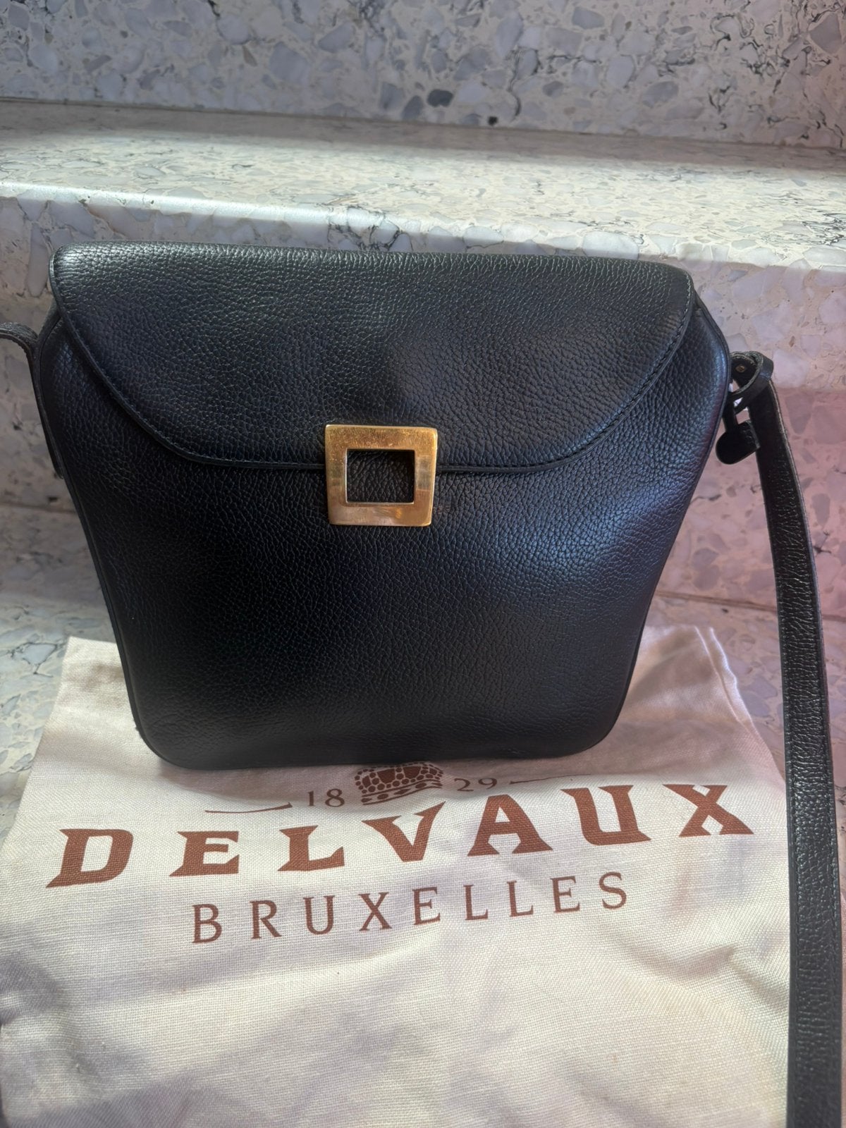 DELVAUX Amité cross body tas, Enlèvement ou Envoi, Comme neuf, Noir