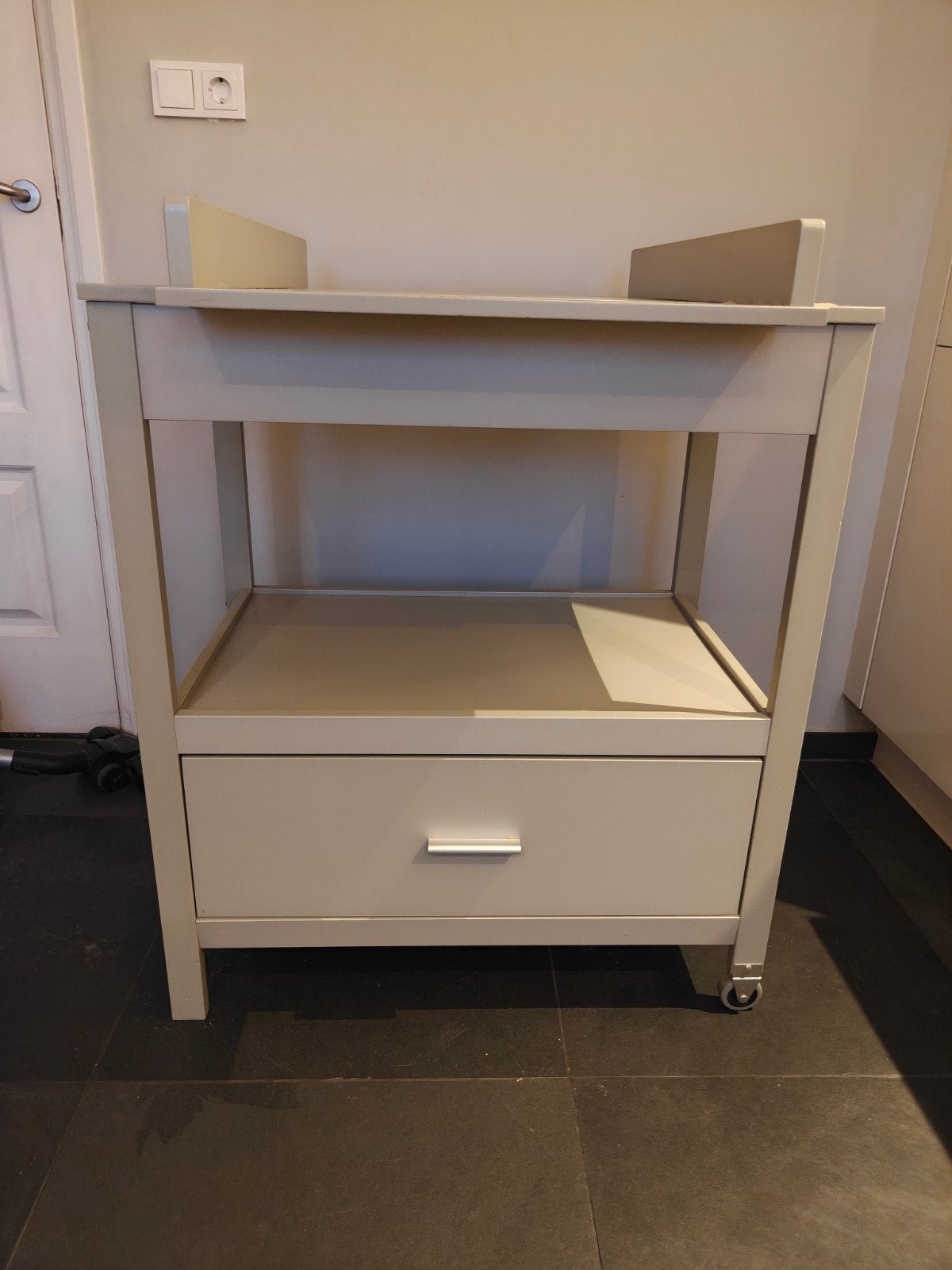 Verschoontafel 100x80x75cm met lade en wielen, Ophalen