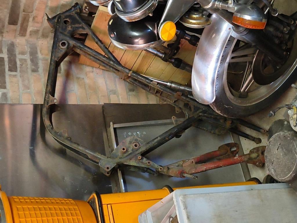 Suzuki T500, Ophalen, Frame