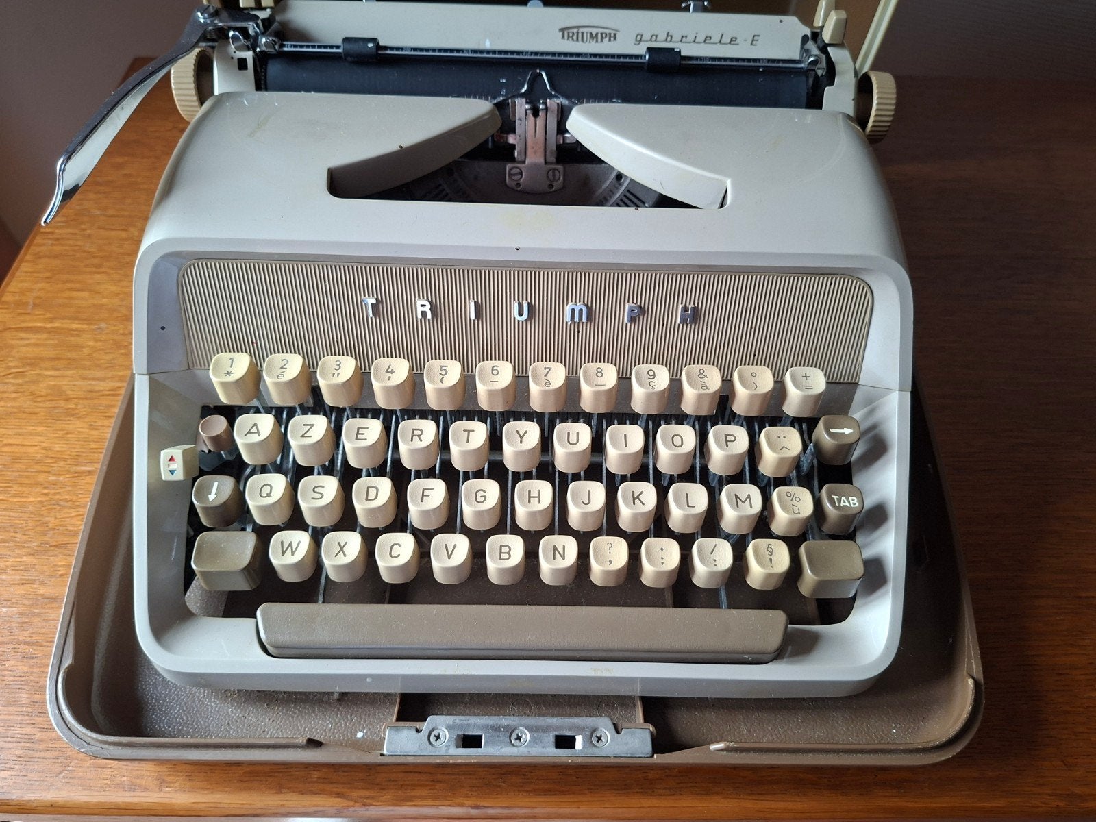 Typmachine, Diversen, Ophalen