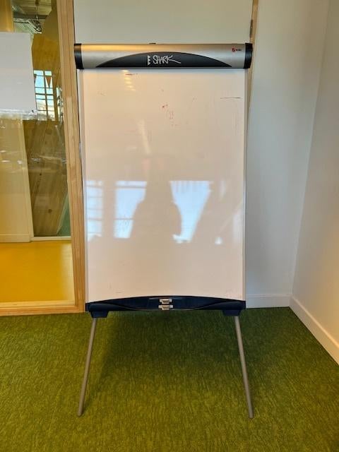 GRATUIT Whiteboard avec pieds réglables, Enlèvement