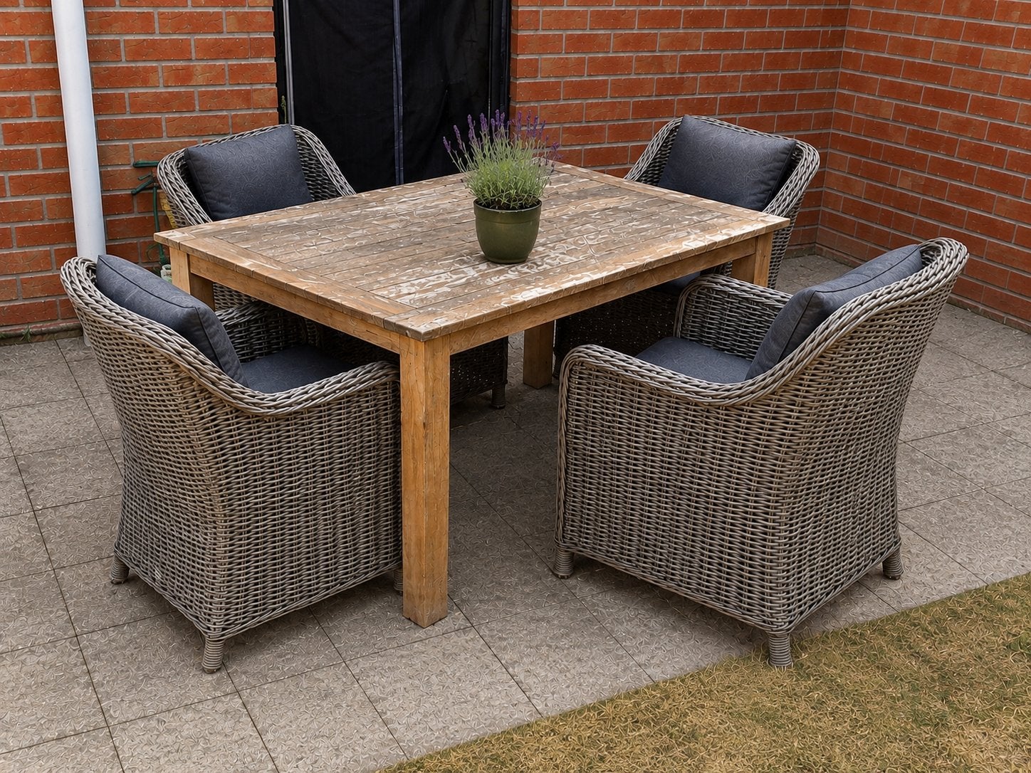 Tuintafel met  4 stoelen en kussens, Tuin en Terras, Ophalen, Zo goed als nieuw