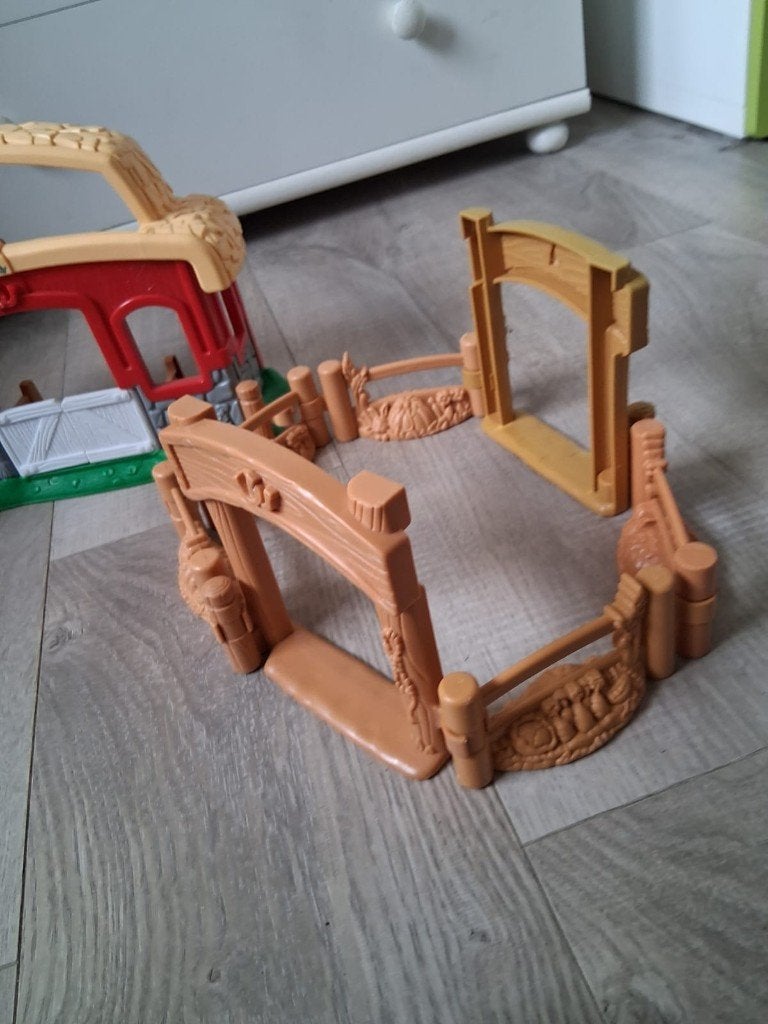 Ferme pour petites personnes Fisher-Price avec son et chalet, Enlèvement, Utilisé, Autres matériaux