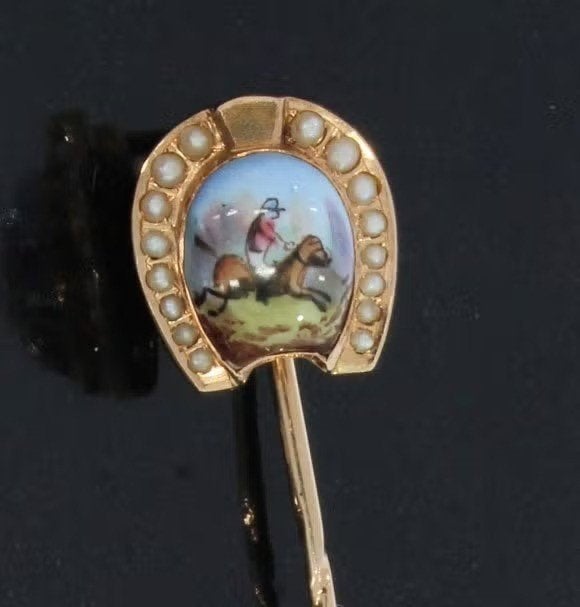 Paard en Jockey 14k gouden antieke broche speld fraai, Handtassen en Accessoires, Ophalen of Verzenden, Broche, Met edelsteen
