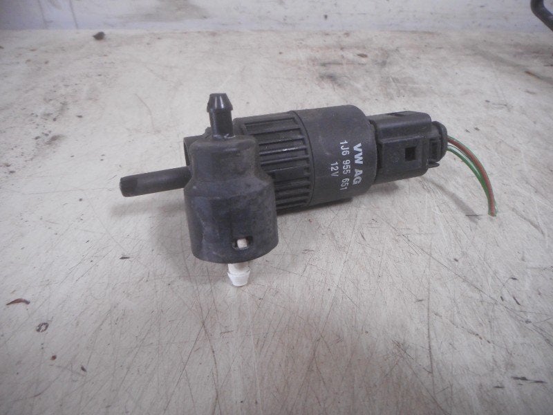 LAVE-GLACE POMPE AVANT + ARRIÈRE Audi A3 (8L1) (1j6955651), Auto-Union-Straße  1,
85057  Ingolstadt, DE, Info@audi.de, Audi, Utilisé