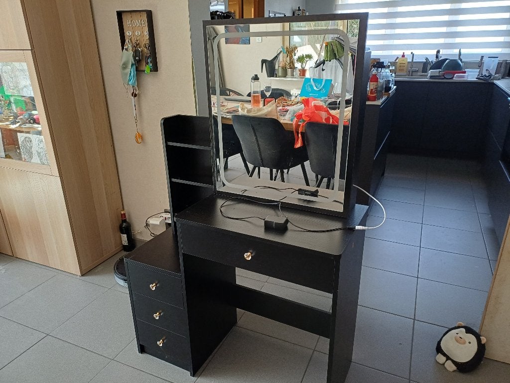 Make up tafel, Enlèvement, Utilisé
