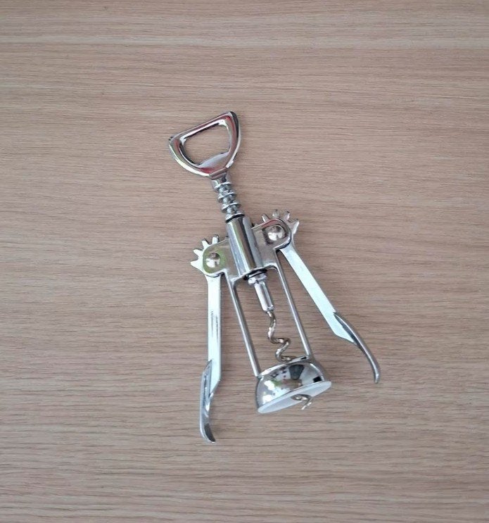 Vleugelkurkentrekker en flesopener: hele goede staat, Huis en Inrichting, Ophalen of Verzenden, Gebruikt, Kan