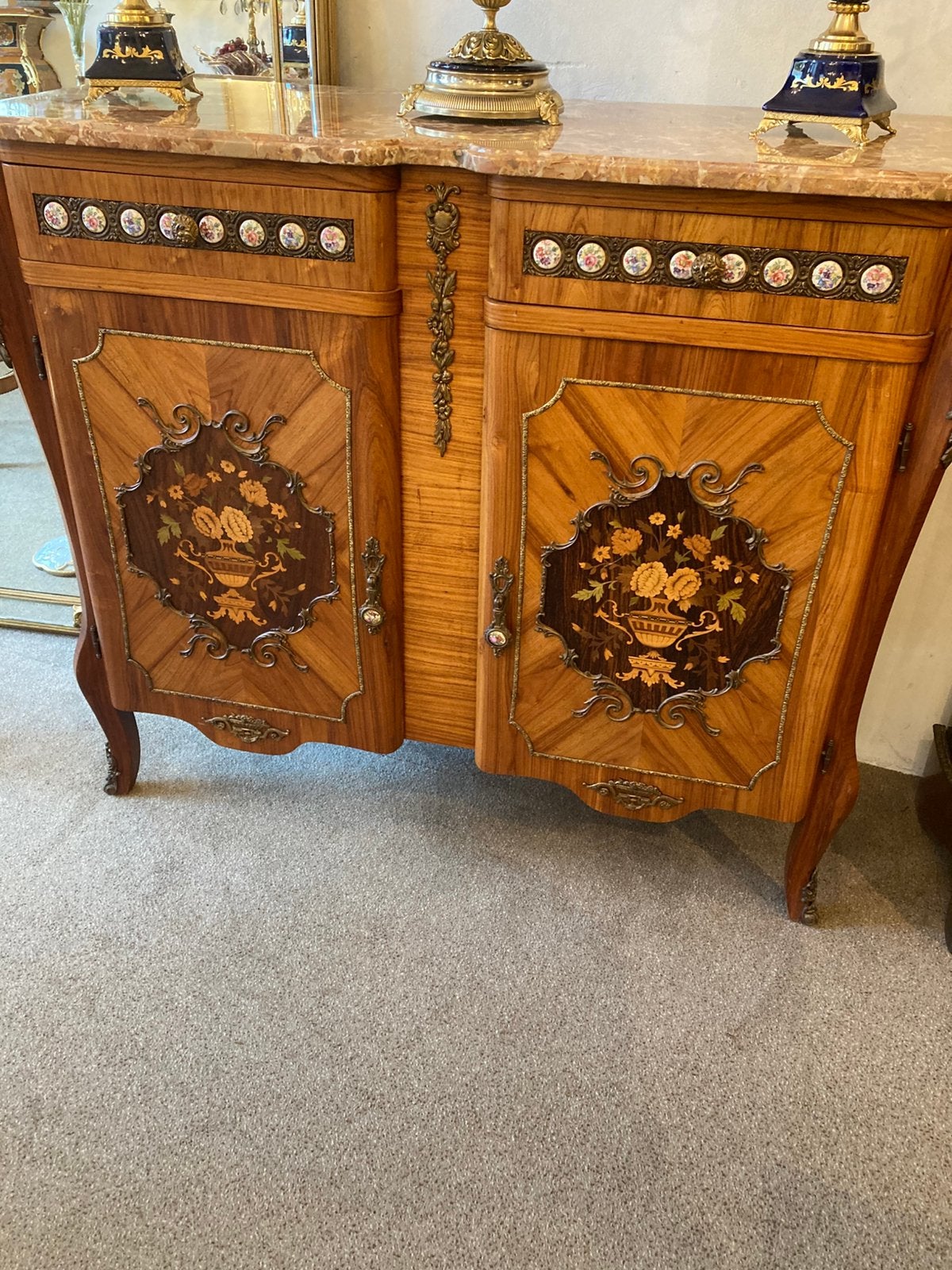 Prachtige antiek meubel uit Italië marqueterie en Limoges, Ophalen