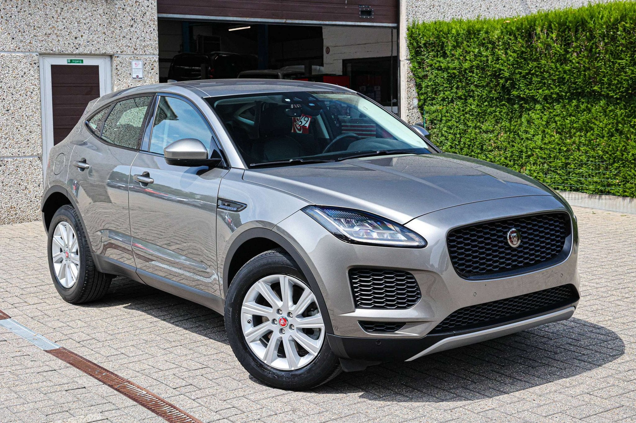 Jaguar E-Pace S-UITVOERING*AUTOMAAT*ACHTERUITRIJCAMERA*LEDER, Autos, Jaguar, Cuir, Argent ou Gris, Achat, Euro 6