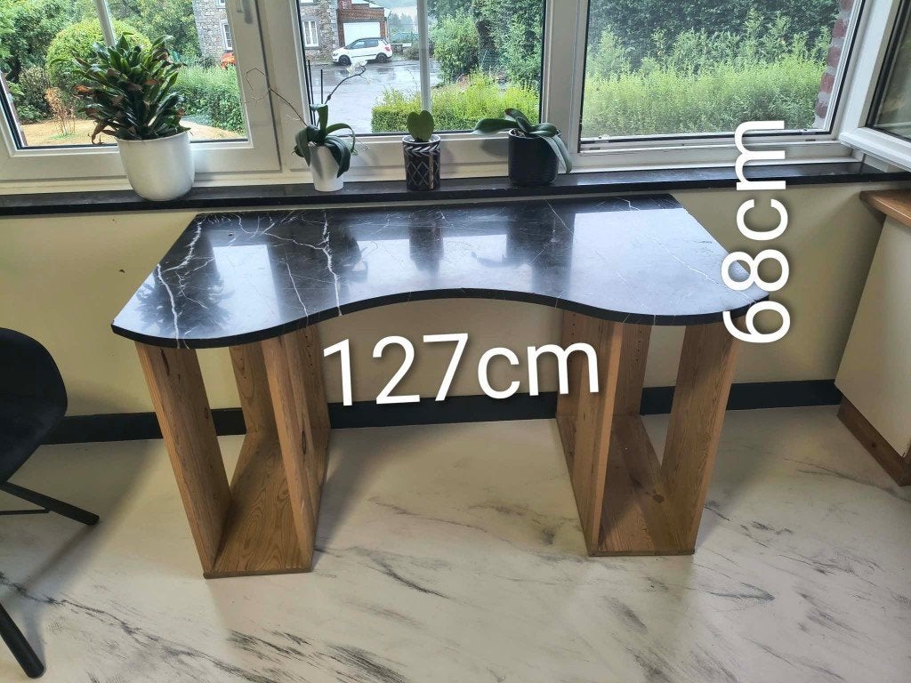 Bureau en marbre noir, Enlèvement