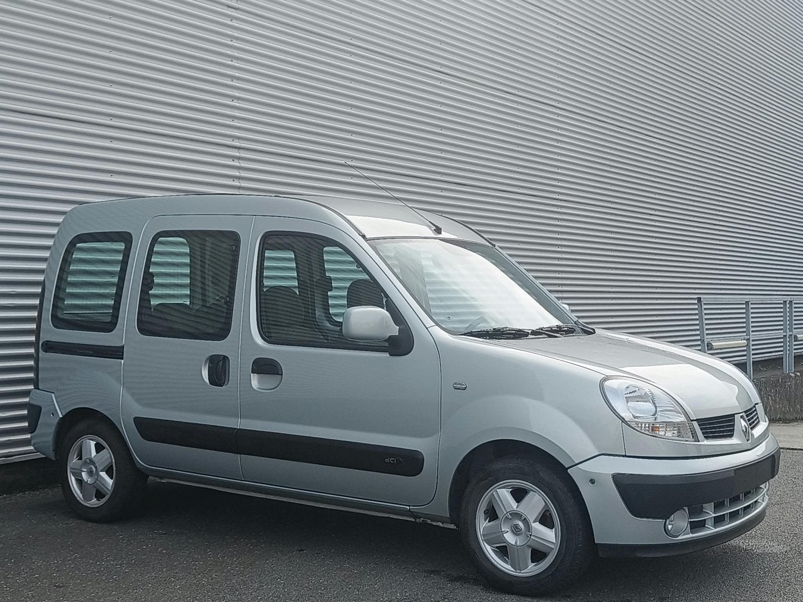 RENAULT KANGOO 1.5 DCI PRIVILEGE CLIMATISATION 5 PLACES, Autos, Argent ou Gris, Achat, 4 portes, Boîte manuelle