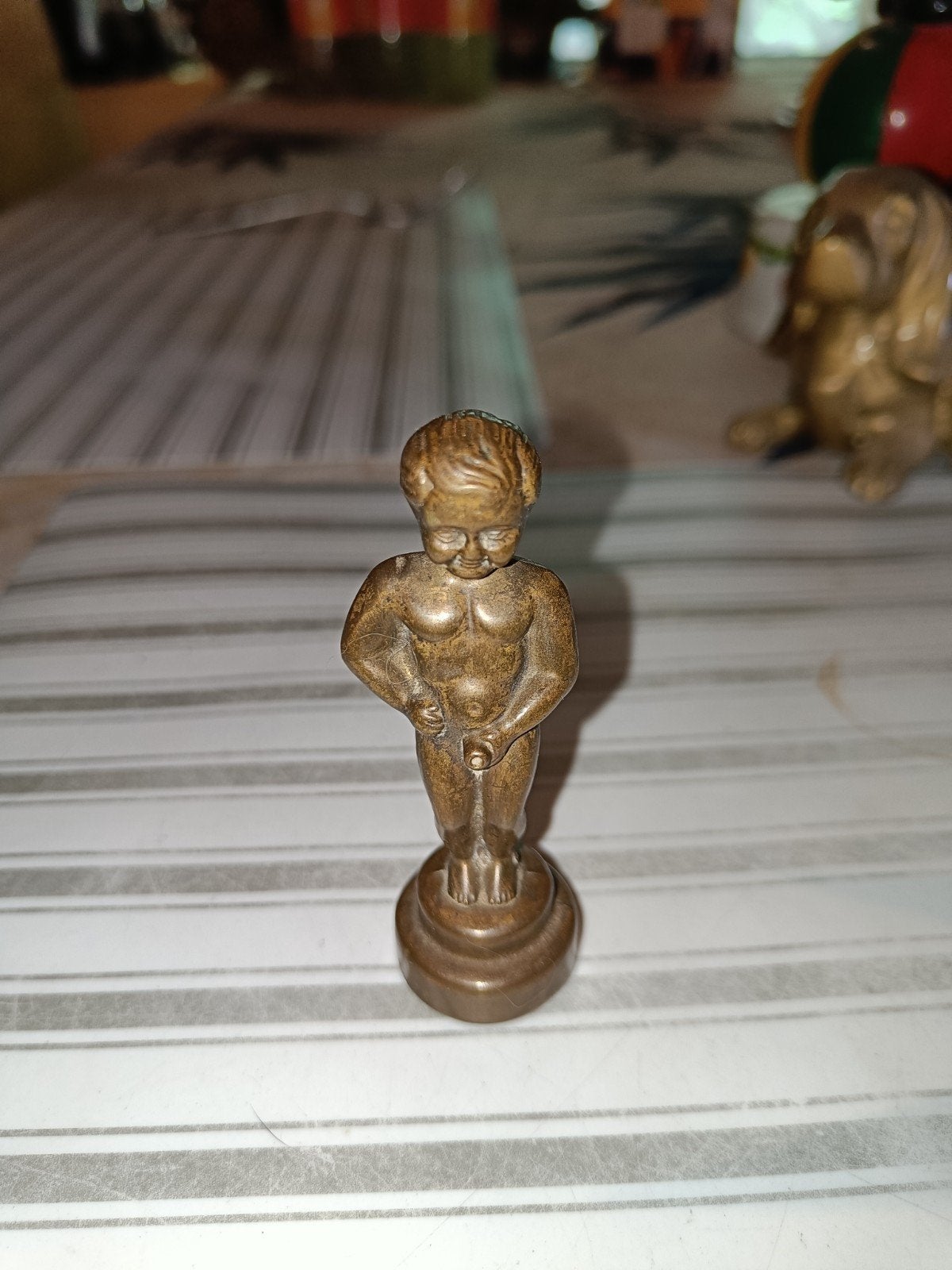 Manneke pis in brons 8cm hoogte, Verzenden