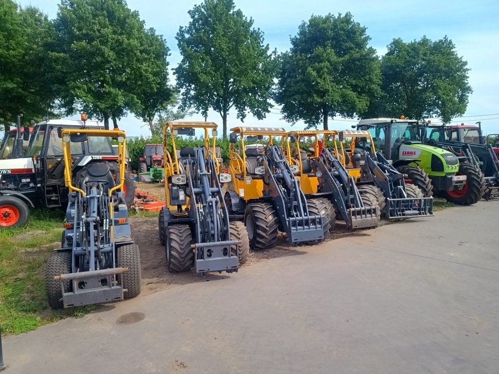 Eurotrac Shofel/Kniklader, Articles professionnels, Machines & Construction | Grues & Excavatrices, Enlèvement