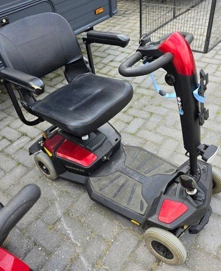 Kleine draagbare opvouwbare scootmobiel € 350 euro, Diversen, Rolstoelen, Ophalen