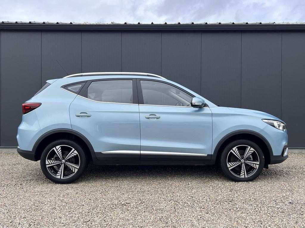 MG ZS EV Luxury, Gebruikt, Zwart, 44 kWh, 5 zetels